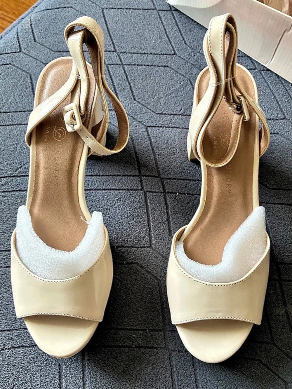 Chinese Laundry Theresa Platform Sandal Cream US 10